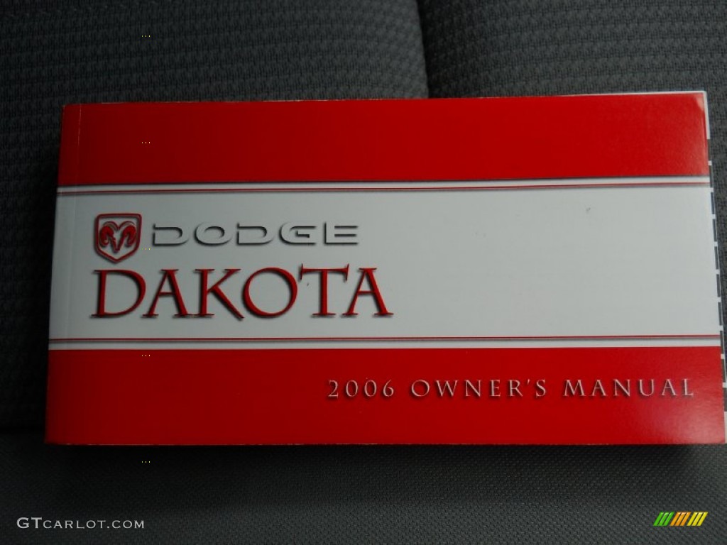 2006 Dakota ST Club Cab - Flame Red / Medium Slate Gray photo #17