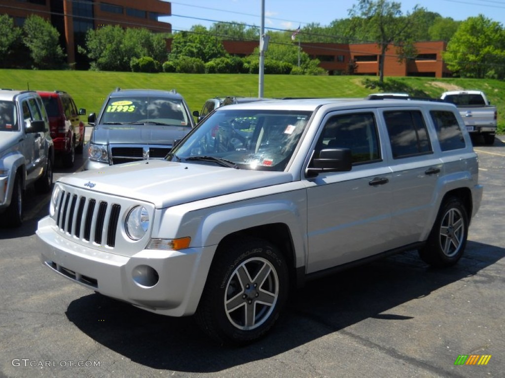 Bright Silver Metallic Jeep Patriot