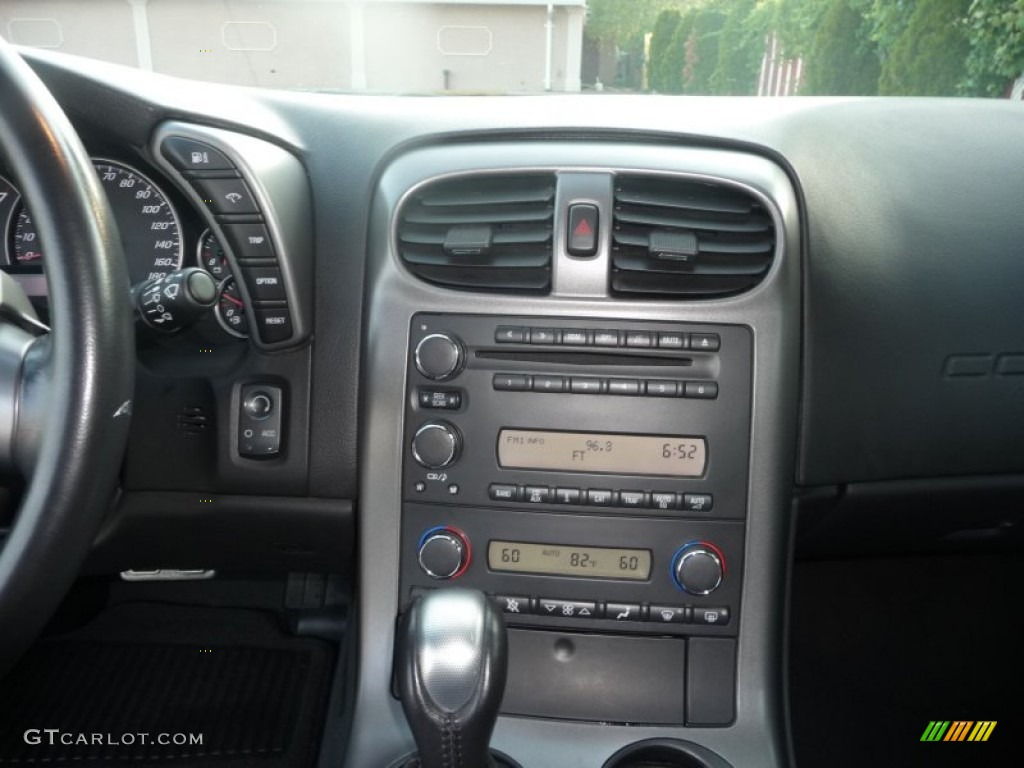 2006 Chevrolet Corvette Coupe Controls Photo #50121159