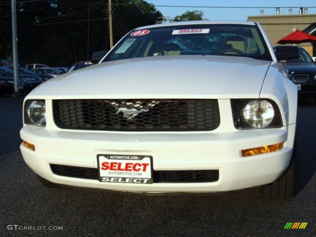 2005 Mustang V6 Deluxe Coupe - Performance White / Medium Parchment photo #6