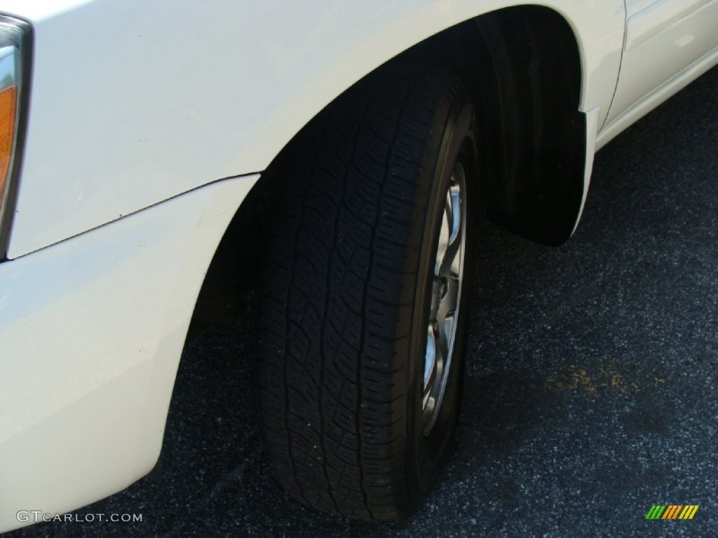 2004 Highlander V6 4WD - Super White / Charcoal photo #2