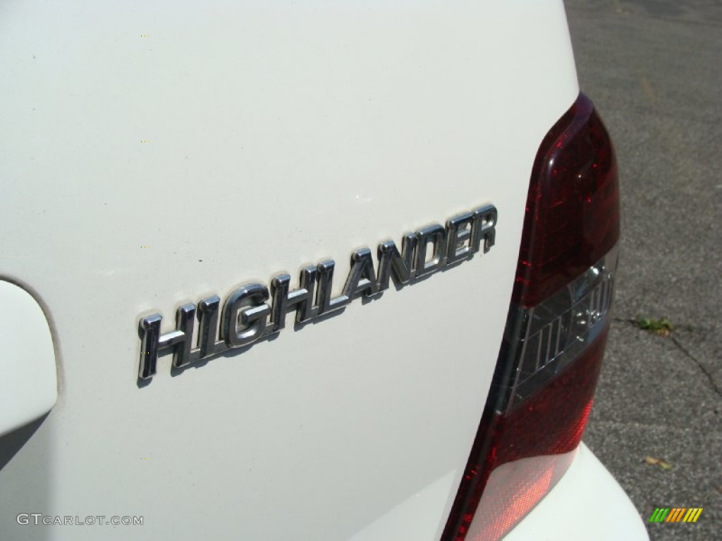 2004 Highlander V6 4WD - Super White / Charcoal photo #7