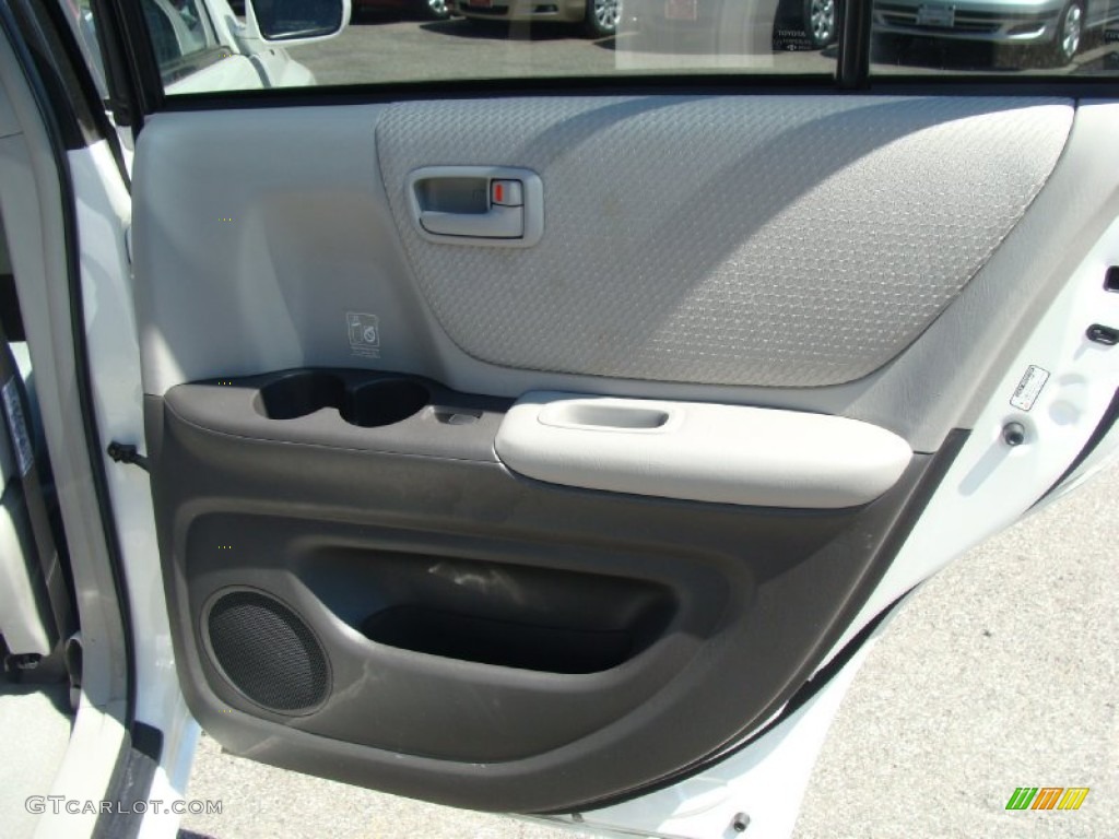 2004 Highlander V6 4WD - Super White / Charcoal photo #14