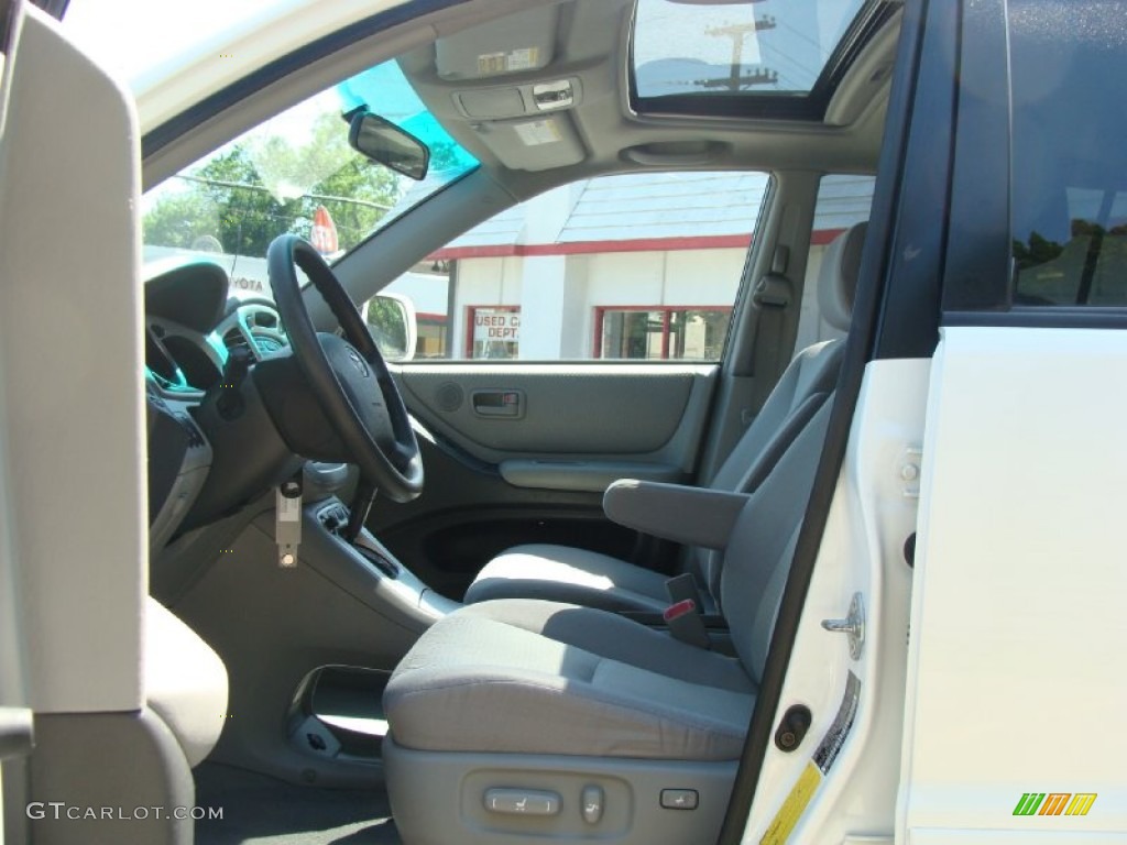 2004 Highlander V6 4WD - Super White / Charcoal photo #16