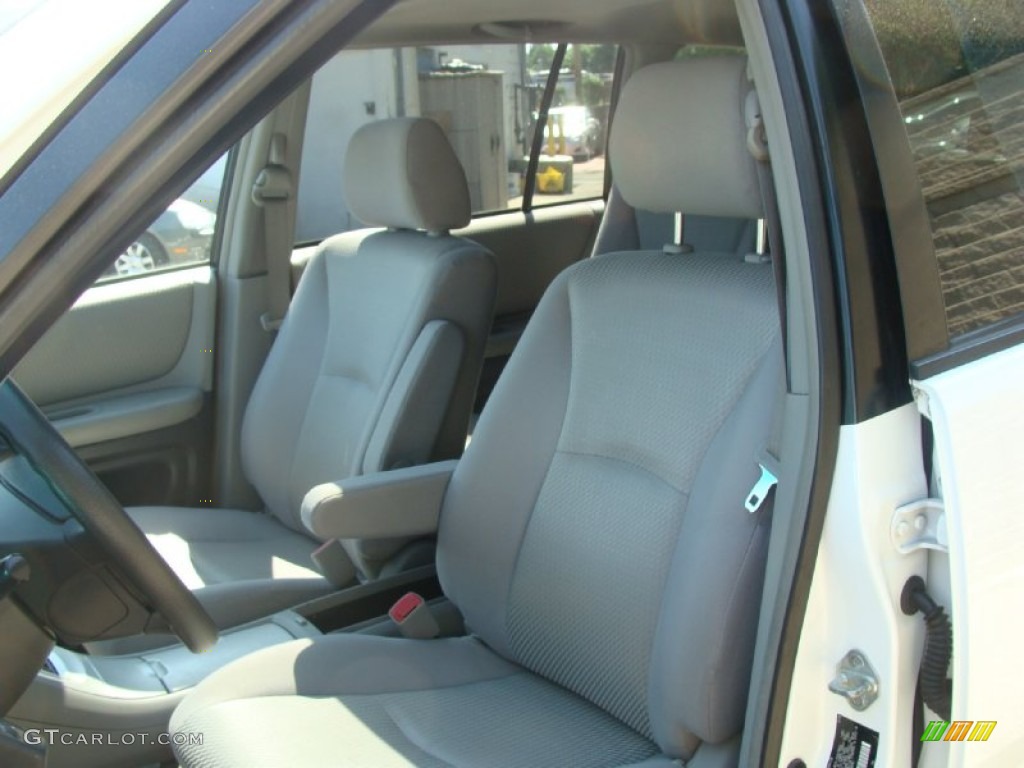 2004 Highlander V6 4WD - Super White / Charcoal photo #18