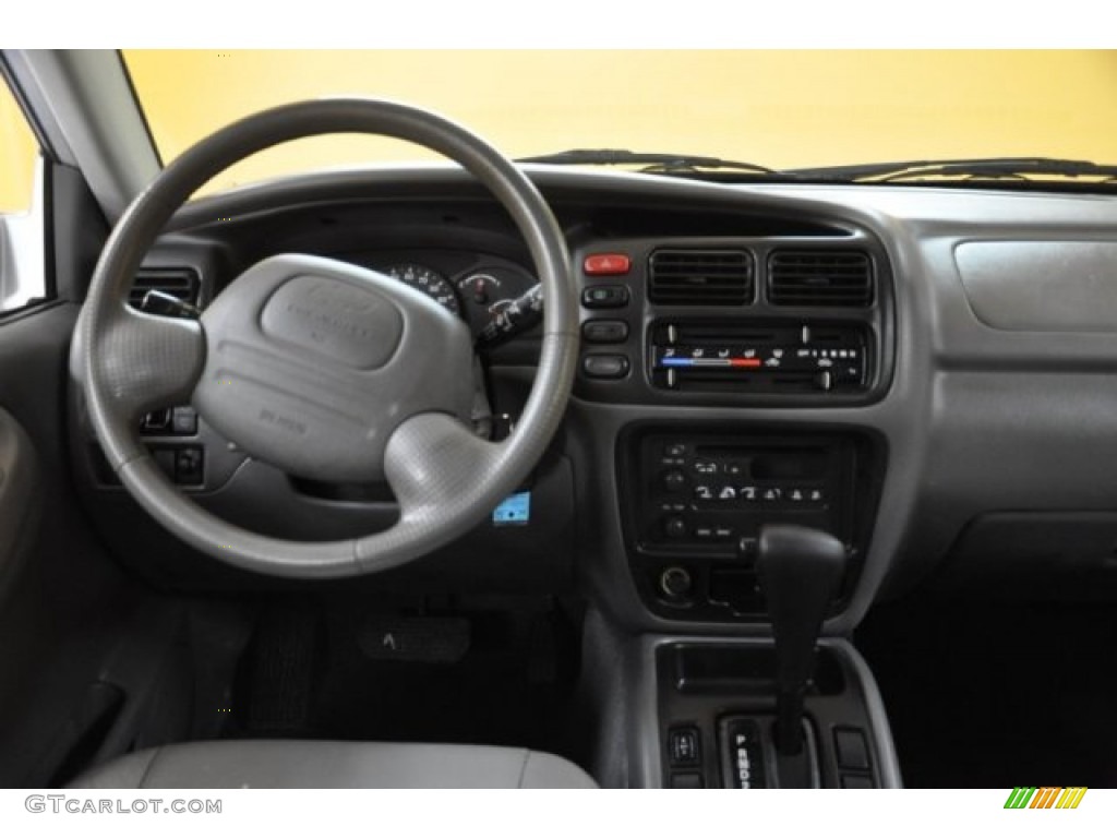 2002 Chevrolet Tracker LT 4WD Hard Top Medium Gray Dashboard Photo #50125386