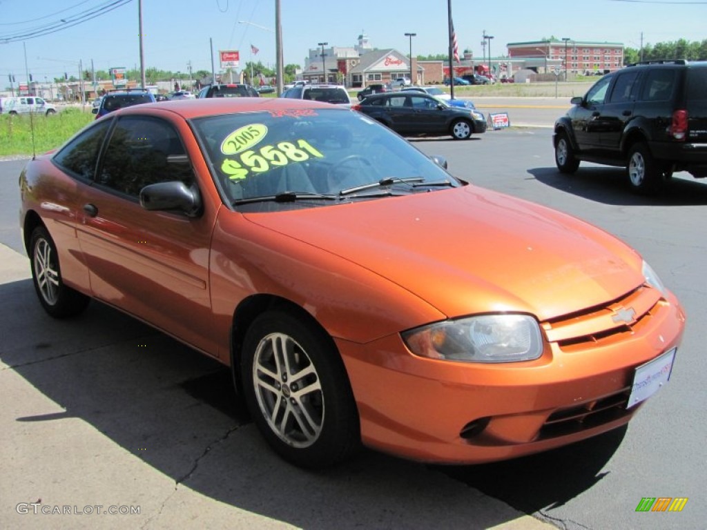 2005 Cavalier Coupe - Sunburst Orange Metallic / Graphite Gray photo #16