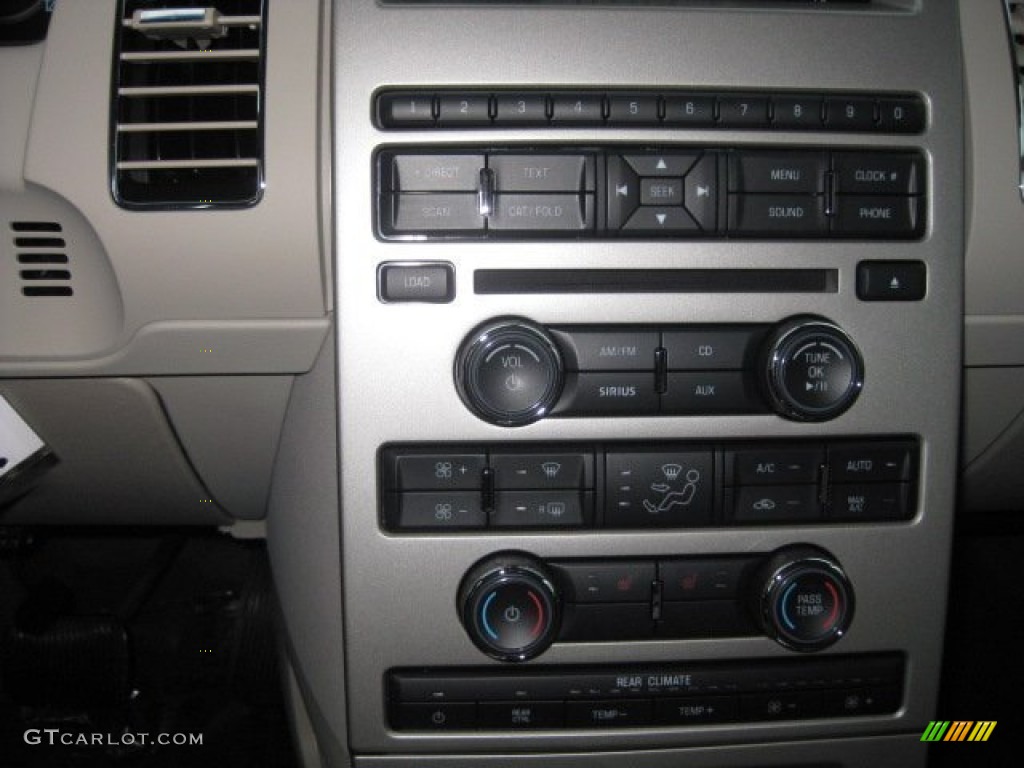 2011 Ford Flex SE Controls Photo #50126670