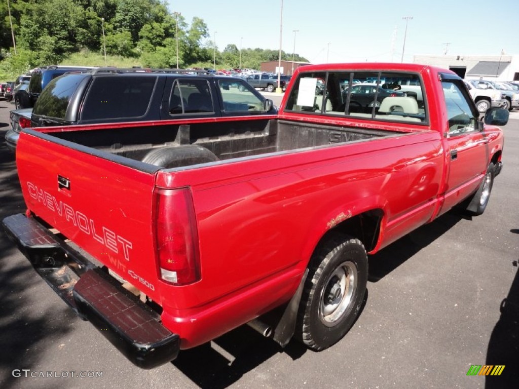 1993 C/K C1500 Regular Cab - Victory Red / Gray photo #2