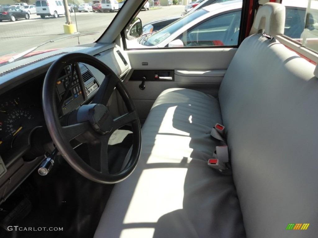 1993 C/K C1500 Regular Cab - Victory Red / Gray photo #8