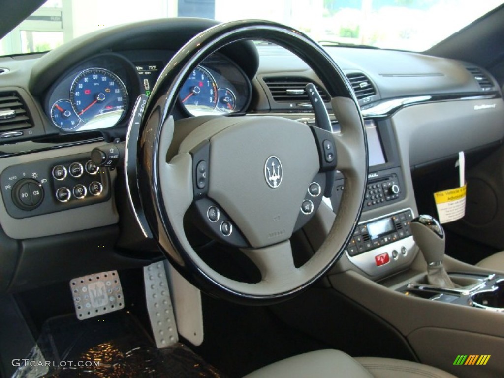 2011 Maserati GranTurismo Convertible GranCabrio Grigio Medio Steering Wheel Photo #50131032