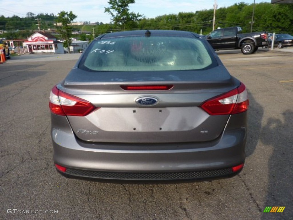 2012 Focus SE Sedan - Sterling Grey Metallic / Stone photo #3