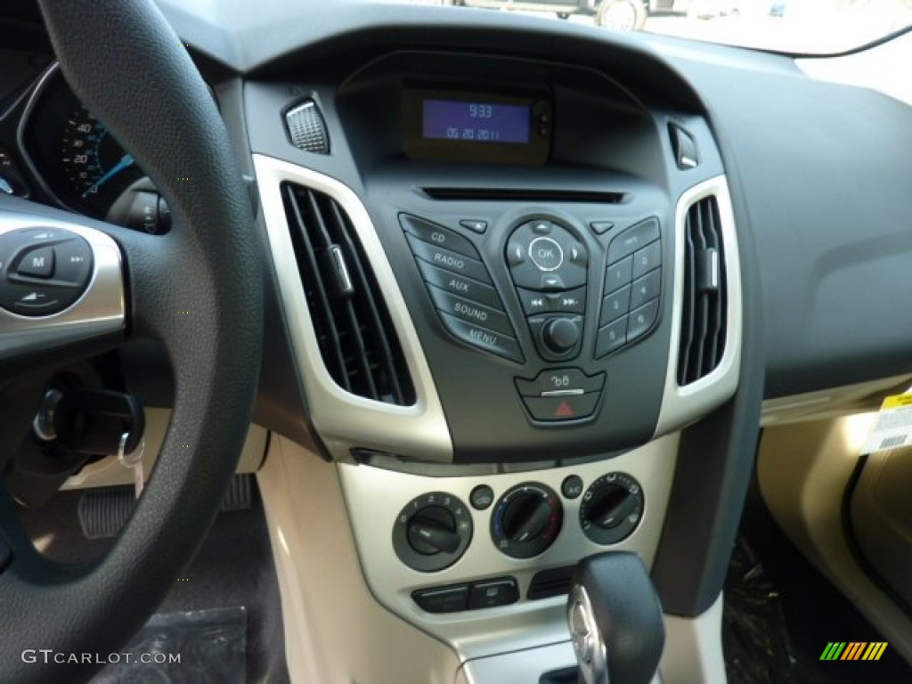 2012 Focus SE Sedan - Sterling Grey Metallic / Stone photo #18