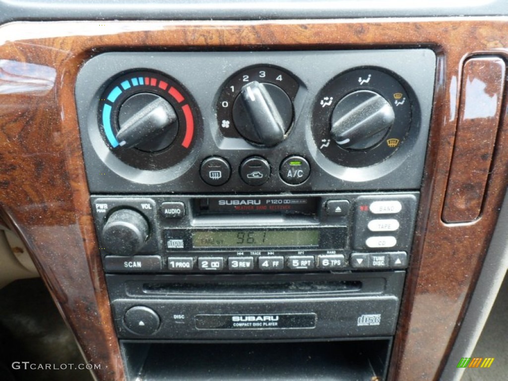 2001 Subaru Outback Wagon Controls Photo #50139661