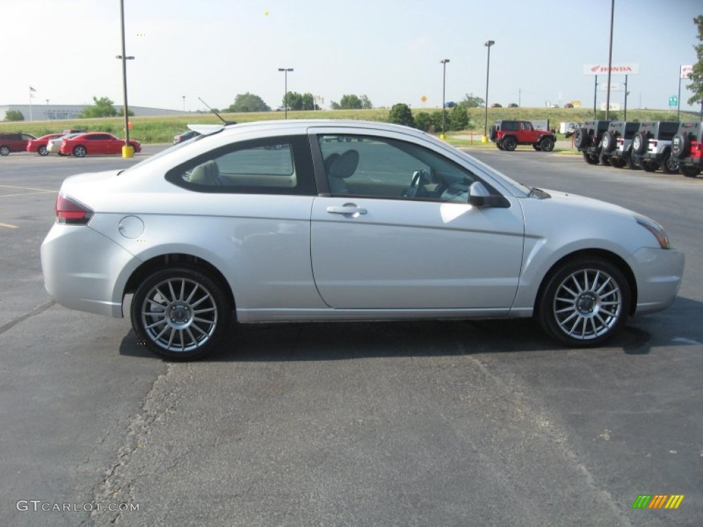 Brilliant Silver Metallic 2009 Ford Focus SES Coupe Exterior Photo #50142634