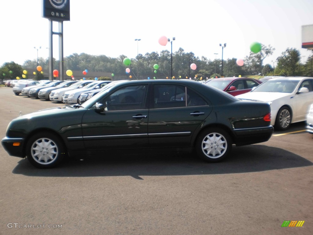 1998 E 300TD Sedan - Brilliant Emerald Green Metallic / Parchment photo #2