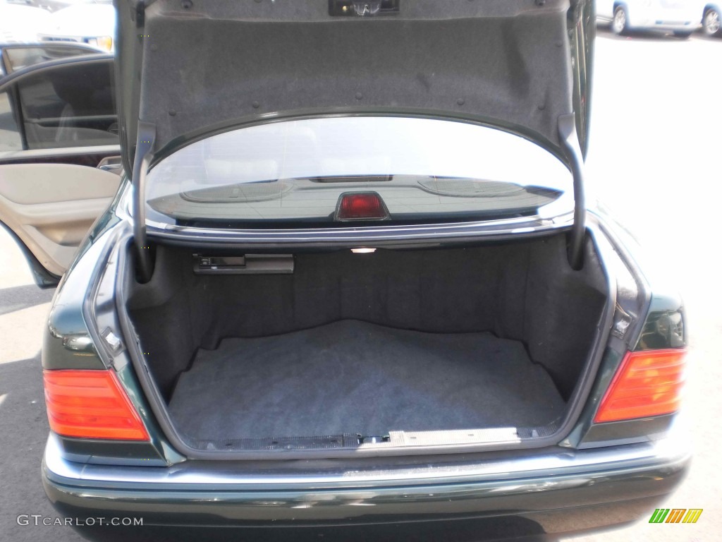 1998 E 300TD Sedan - Brilliant Emerald Green Metallic / Parchment photo #21