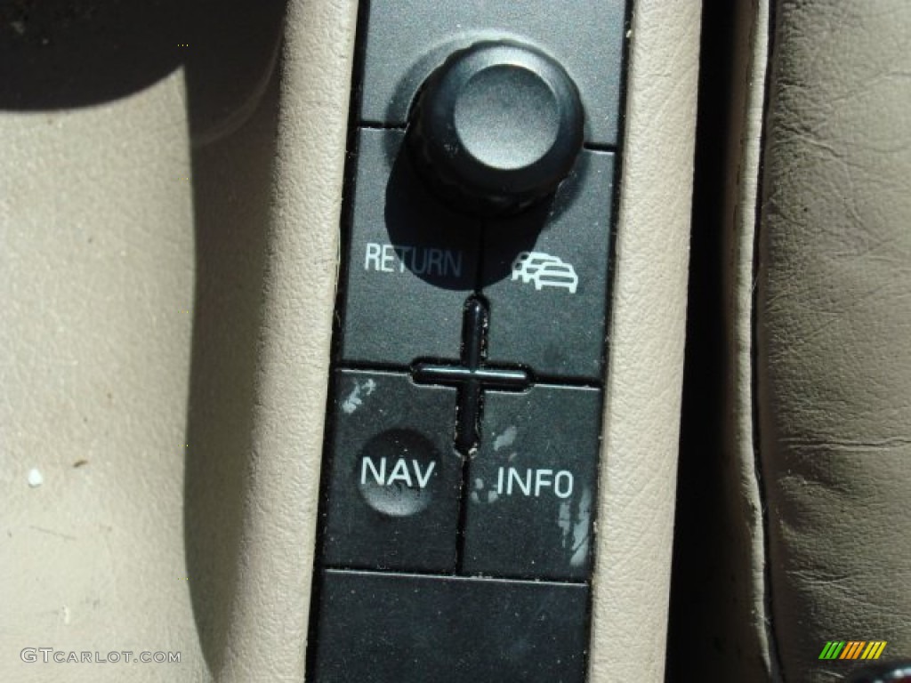 2001 Audi A6 4.2 quattro Sedan Controls Photo #50145139