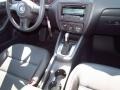 Black - Jetta SE Sedan Photo No. 6