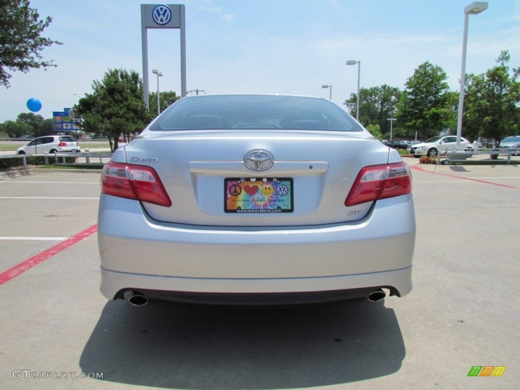 2009 Camry SE V6 - Classic Silver Metallic / Charcoal photo #4