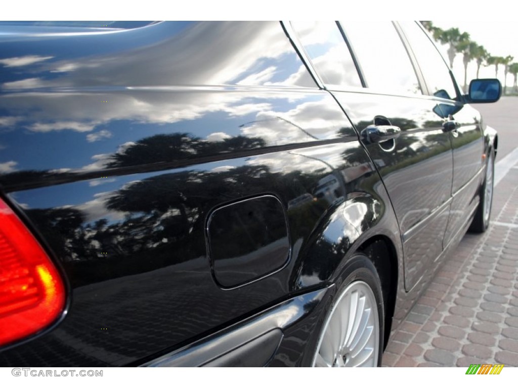 2001 3 Series 330i Sedan - Jet Black / Black photo #15
