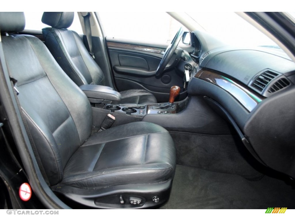 2001 3 Series 330i Sedan - Jet Black / Black photo #26