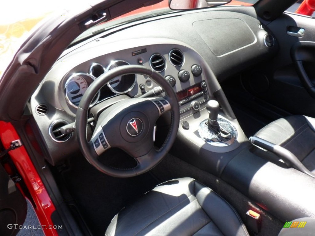 2006 Pontiac Solstice Roadster Ebony Dashboard Photo #50146789