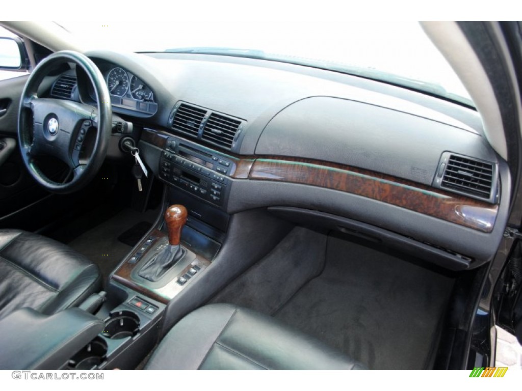 2001 3 Series 330i Sedan - Jet Black / Black photo #32