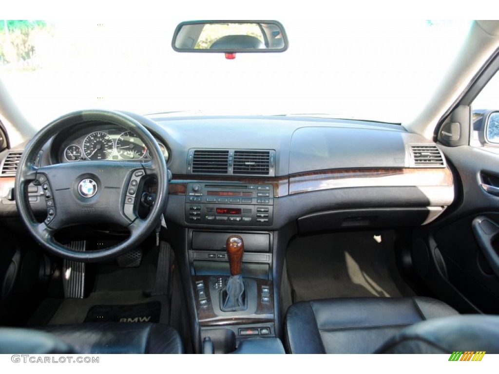2001 3 Series 330i Sedan - Jet Black / Black photo #41