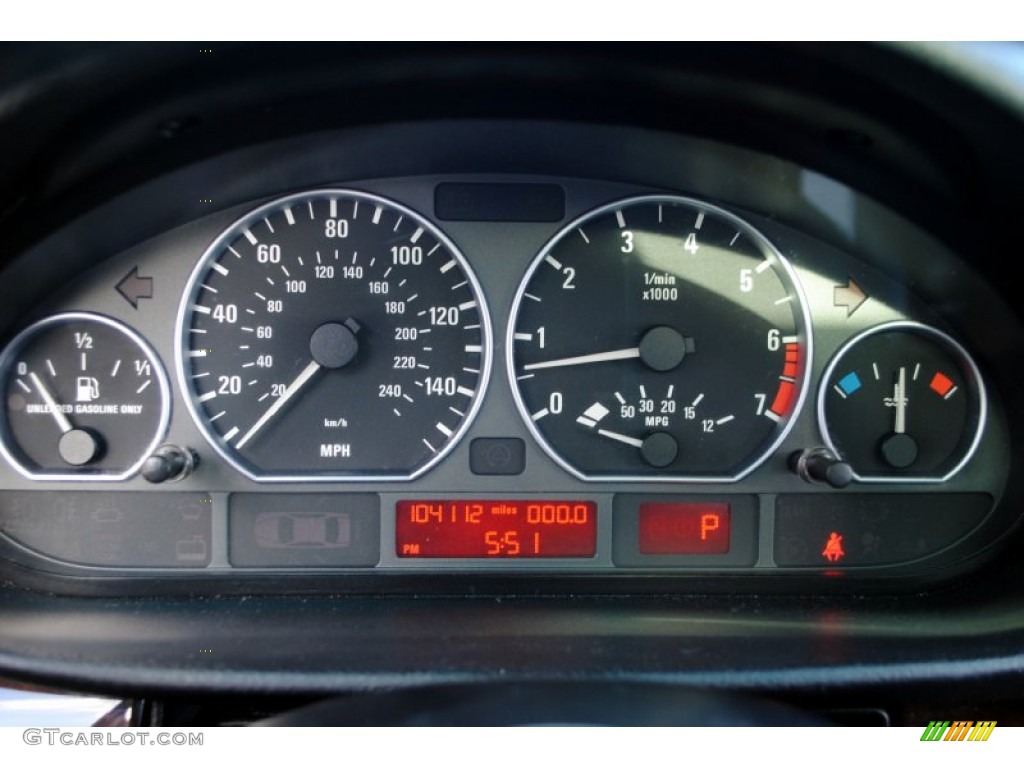 2001 3 Series 330i Sedan - Jet Black / Black photo #47