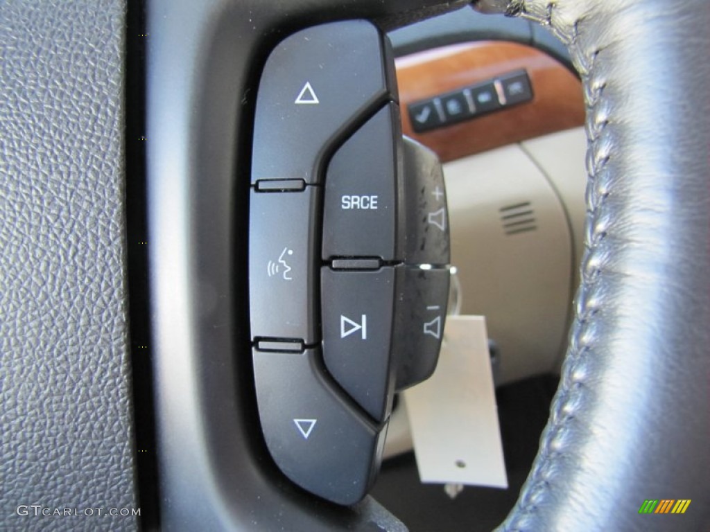 2008 Saturn Outlook XR AWD Controls Photo #50148718
