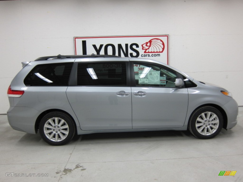 2011 Sienna XLE - Silver Sky Metallic / Light Gray photo #5