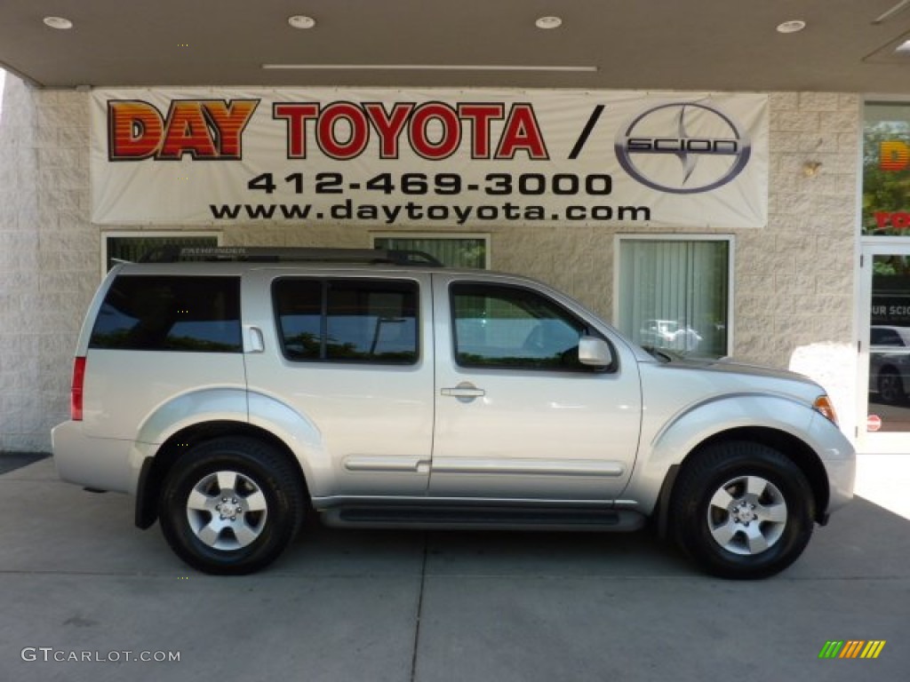 2005 Pathfinder SE 4x4 - Silver Lightning Metallic / Graphite photo #1