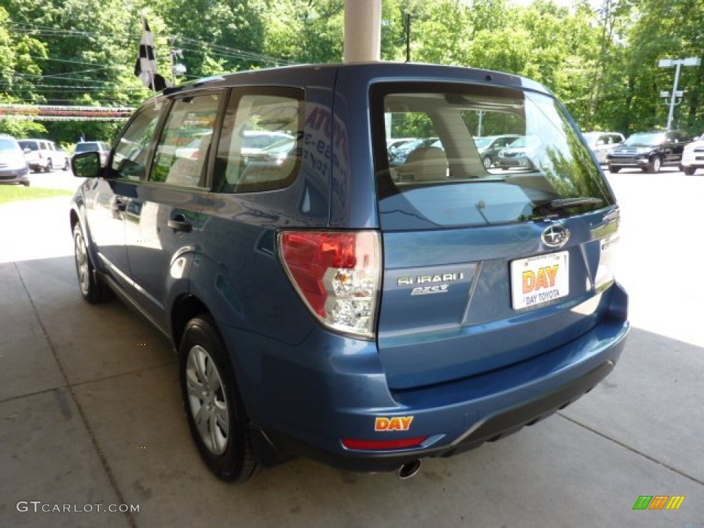 2009 Forester 2.5 X - Newport Blue Pearl / Platinum photo #4