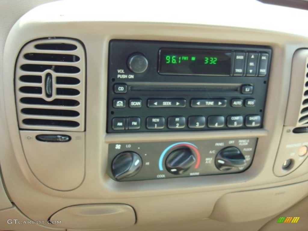 2003 F150 XLT SuperCab - Toreador Red Metallic / Medium Parchment Beige photo #12