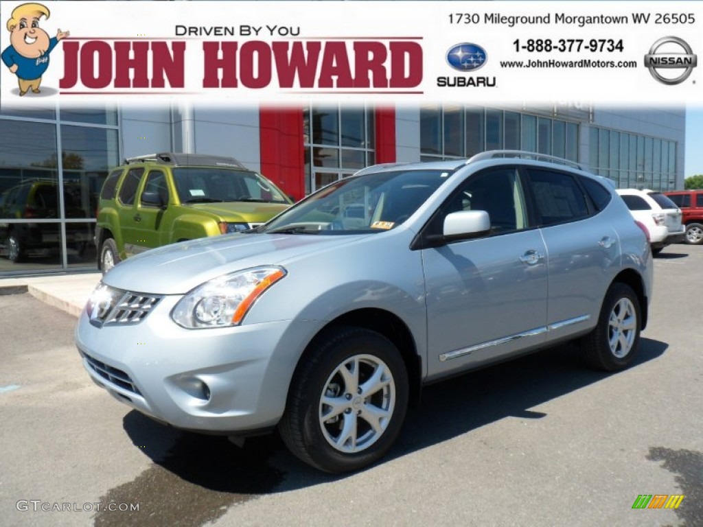 Frosted Steel Metallic Nissan Rogue