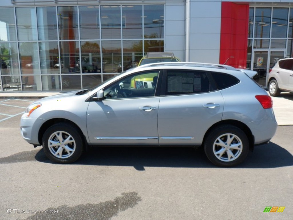 2011 Rogue SV AWD - Frosted Steel Metallic / Black photo #7