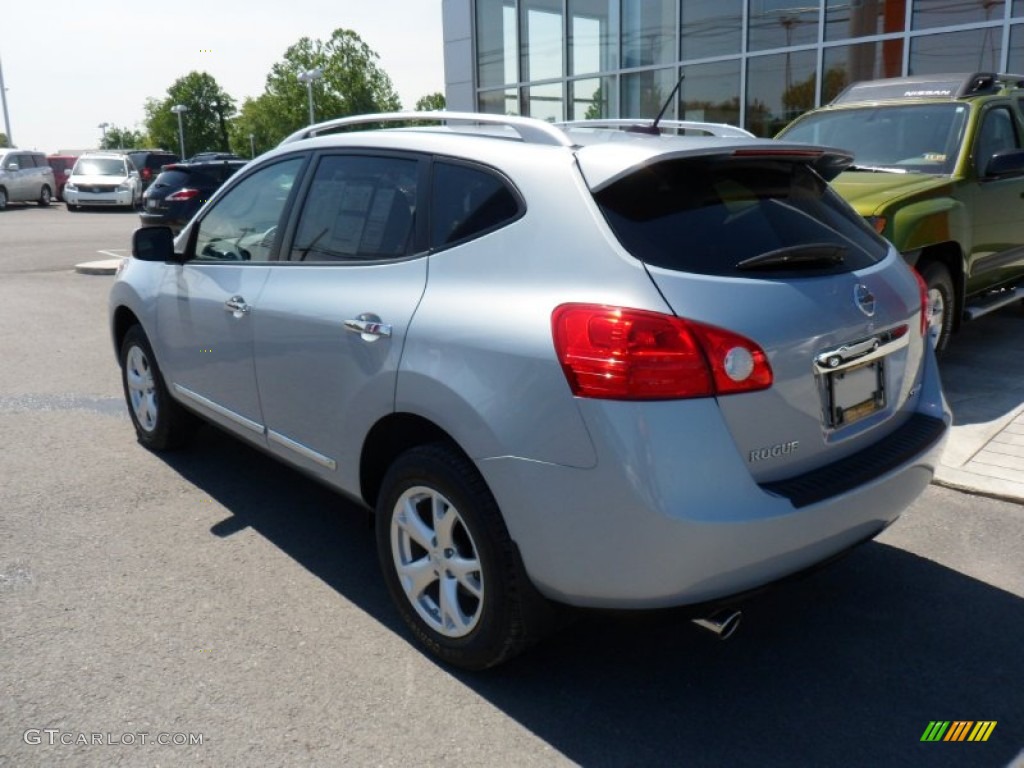 2011 Rogue SV AWD - Frosted Steel Metallic / Black photo #8