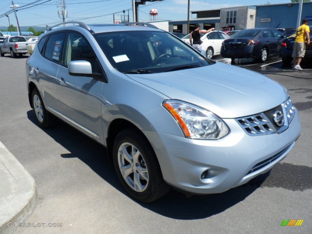 2011 Rogue SV AWD - Frosted Steel Metallic / Black photo #11