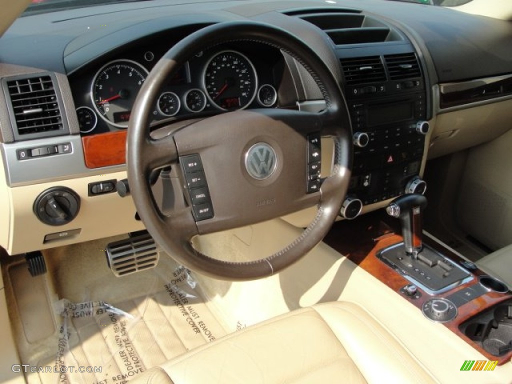 Pure Beige Interior 2005 Volkswagen Touareg V8 Photo #50162132