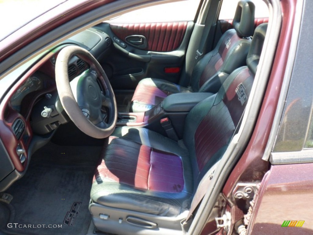 Ruby Red Interior 2002 Pontiac Grand Prix GT Sedan Photo #50163407