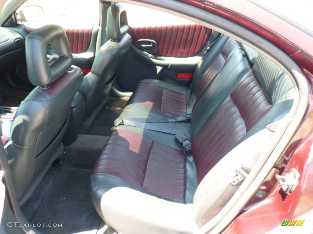 Ruby Red Interior 2002 Pontiac Grand Prix GT Sedan Photo #50163470