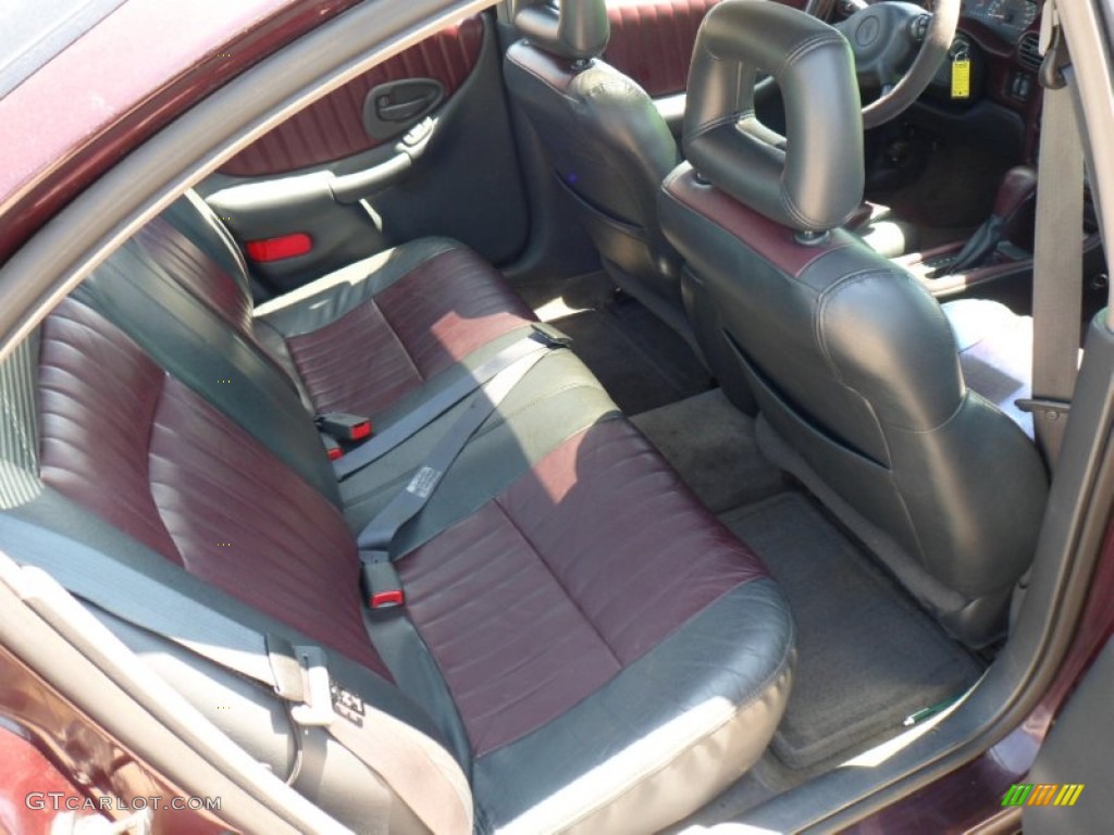 Ruby Red Interior 2002 Pontiac Grand Prix GT Sedan Photo #50163530