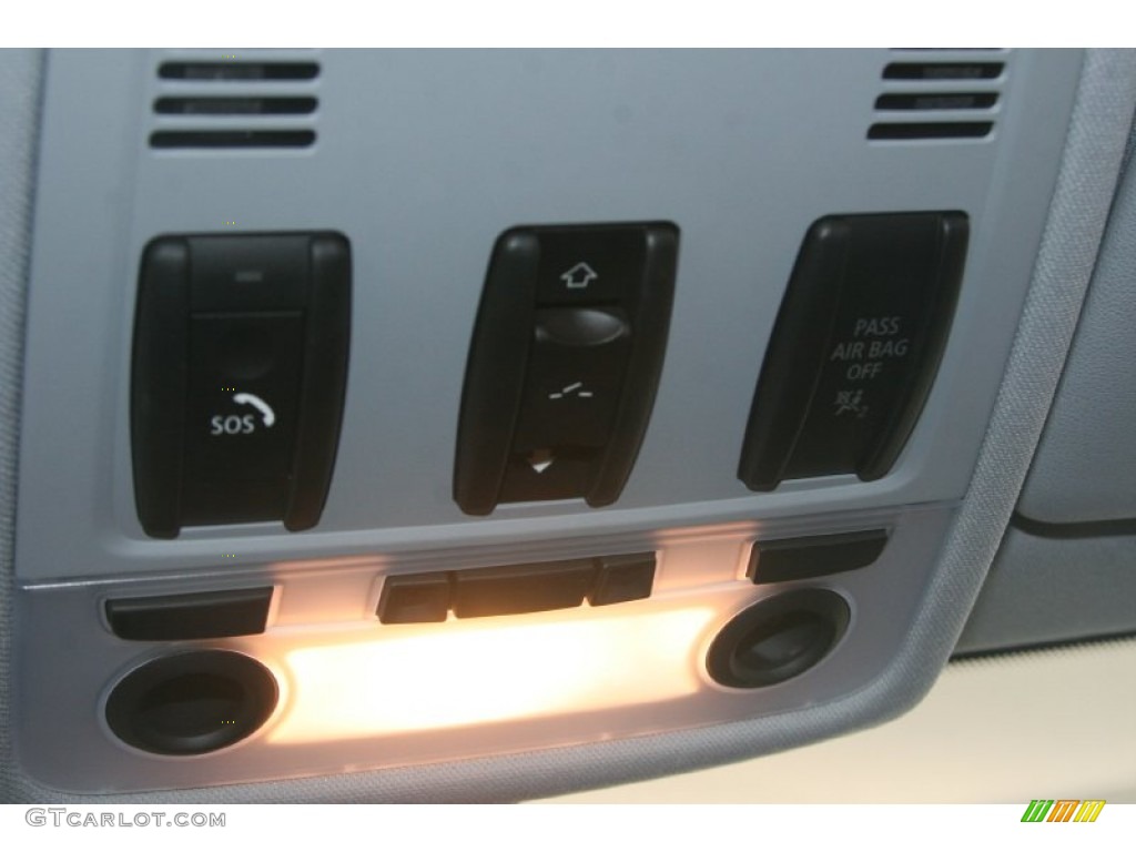2009 BMW 1 Series 135i Coupe Controls Photo #50163962