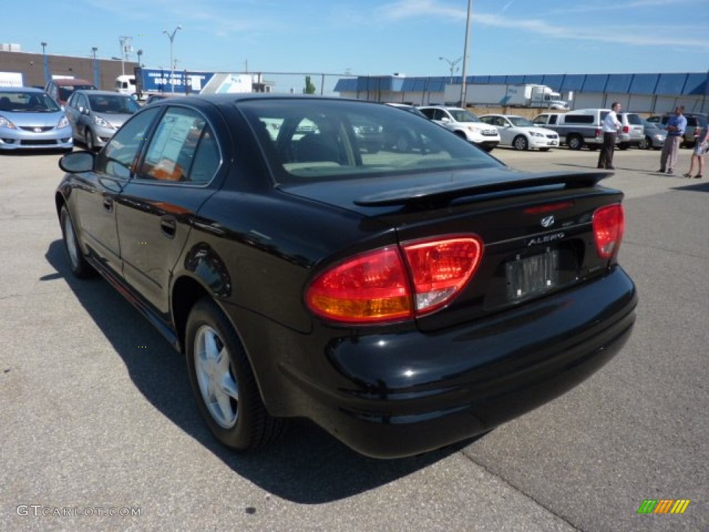 2000 Alero GL Sedan - Black Onyx / Pewter photo #2