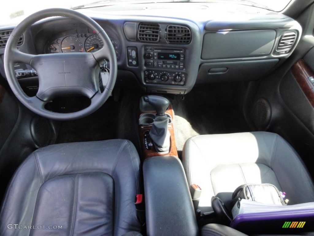 1998 Bravada AWD - Black / Graphite photo #28