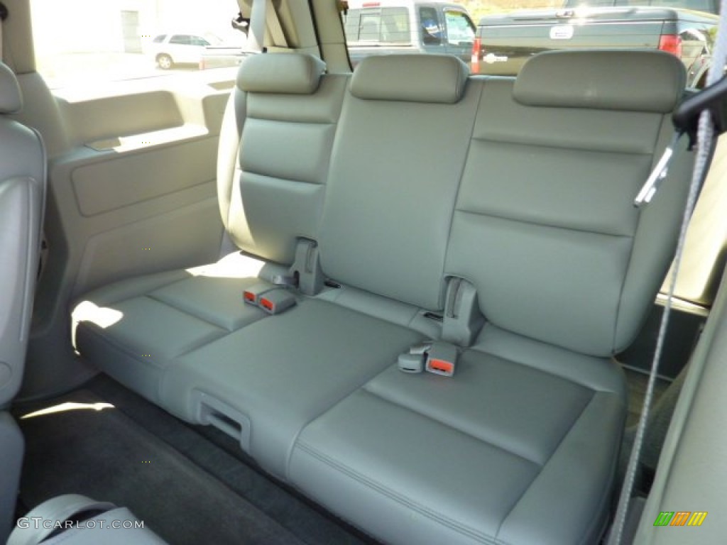 Flint Grey Interior 2004 Ford Freestar SEL Photo #50171369