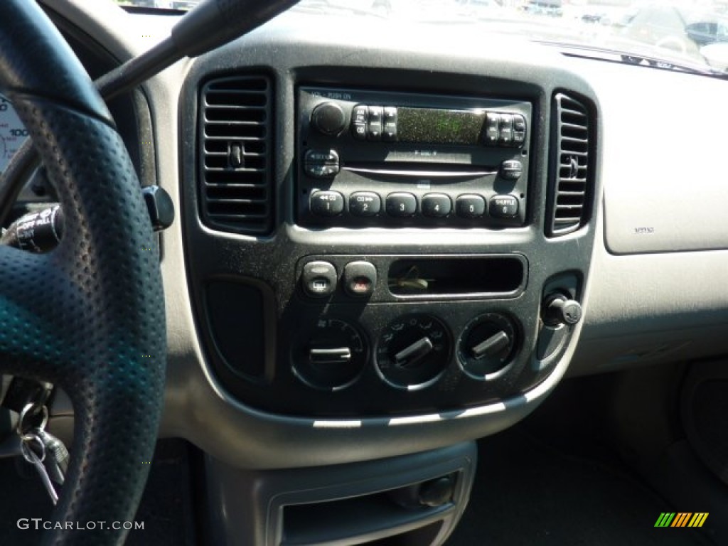 2001 Ford Escape XLS V6 Controls Photo #50171630