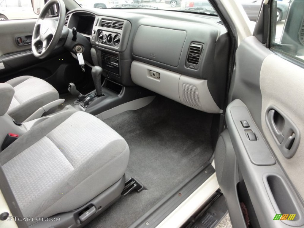 Gray Interior 2003 Mitsubishi Montero Sport LS 4x4 Photo #50173202