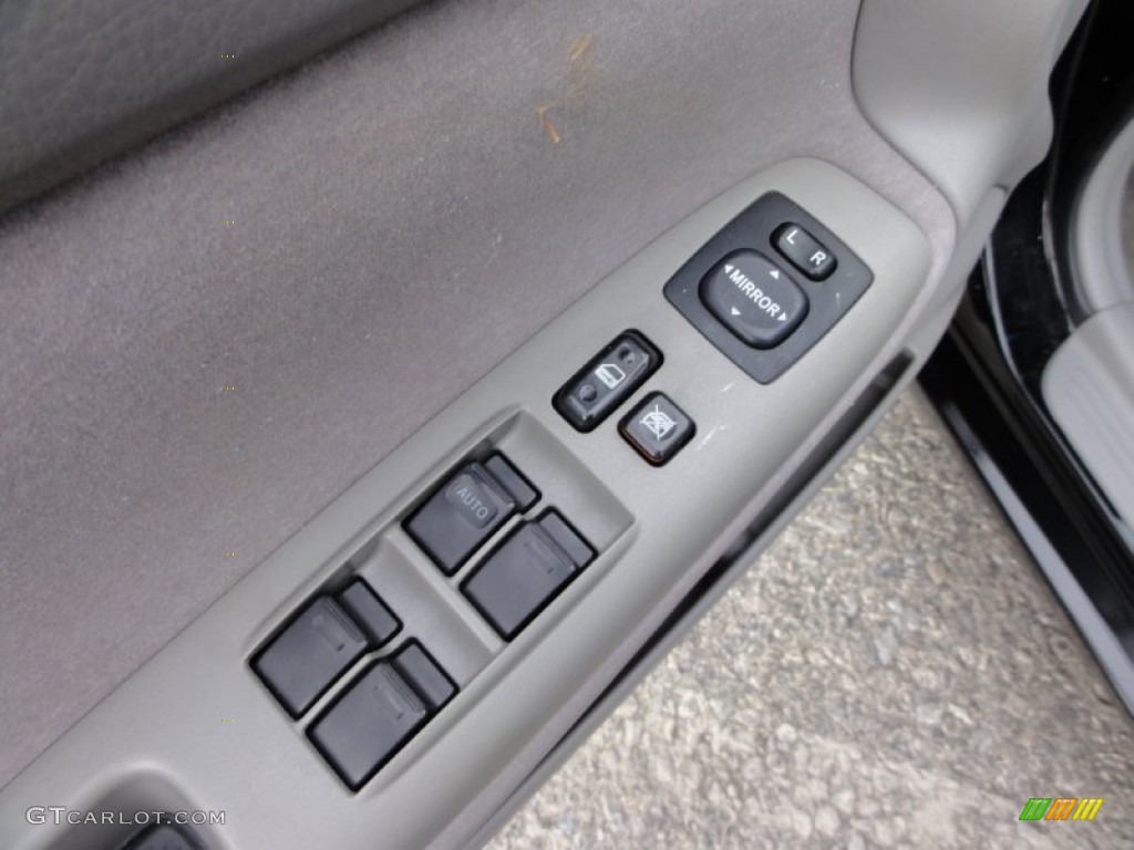 2003 Toyota Camry LE V6 Controls Photo #50173934